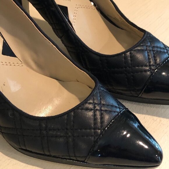 Women's Adrienne Vittadini Shoes Jantine Black Quilted Leather Heels Size 6M - Picture 4 of 12